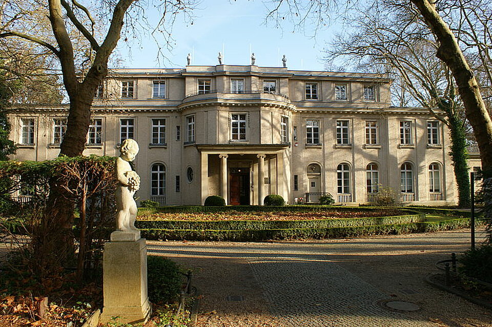 Der Historische Ort Am Grossen Wannsee Gedenkstatte Haus Der